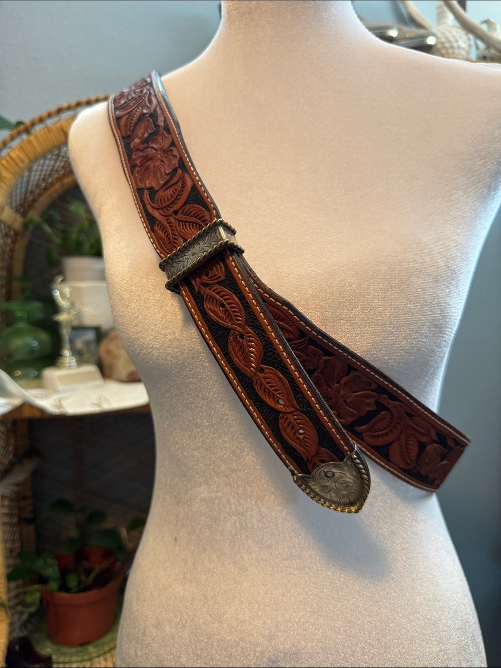 Is your name EVELYN? youβre in luck! Rare Custom Hand Tooled leather belt silver - Picture 3 of 7